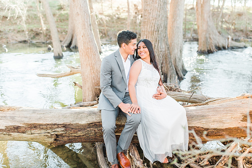 cibolo nature center engagement session in Winter with golden grass 0028