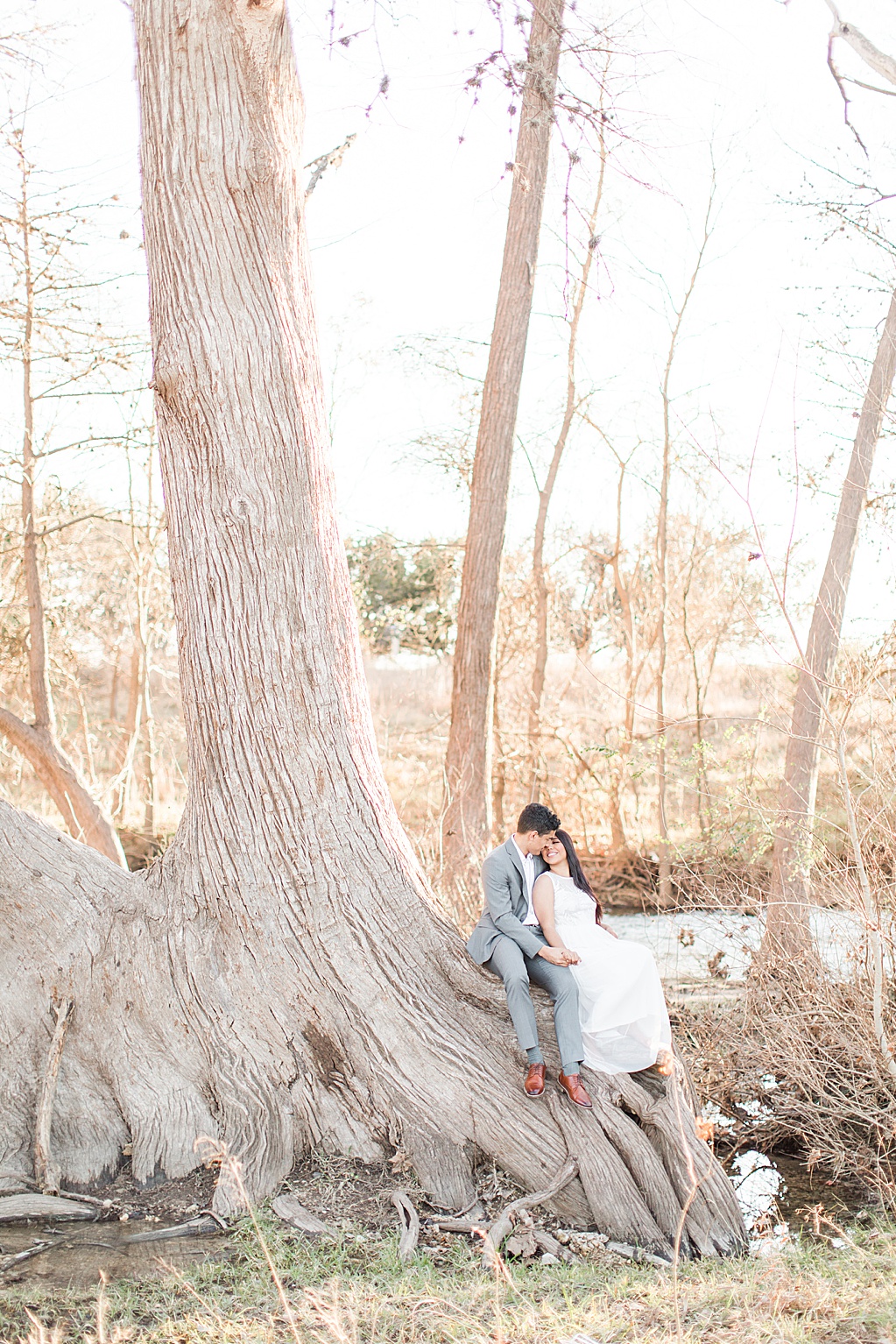 cibolo nature center engagement session in Winter with golden grass 0034