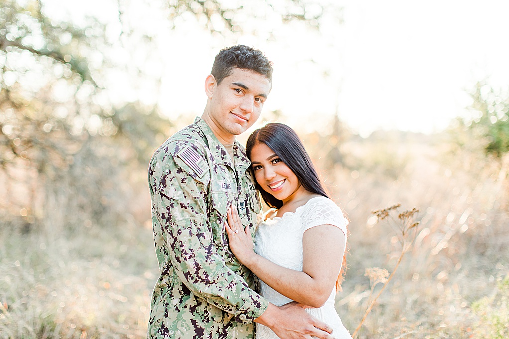 cibolo nature center engagement session in Winter with golden grass 0037