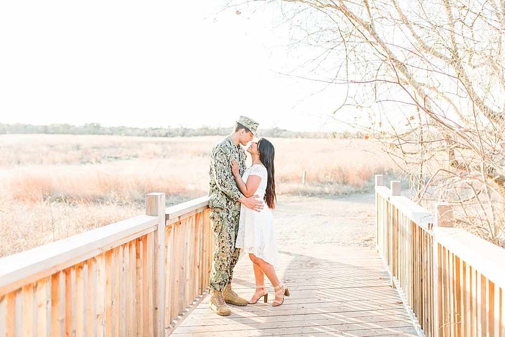 cibolo nature center engagement session in Winter with golden grass 0041