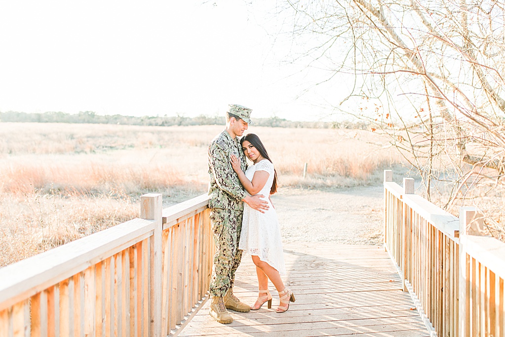 cibolo nature center engagement session in Winter with golden grass 0044