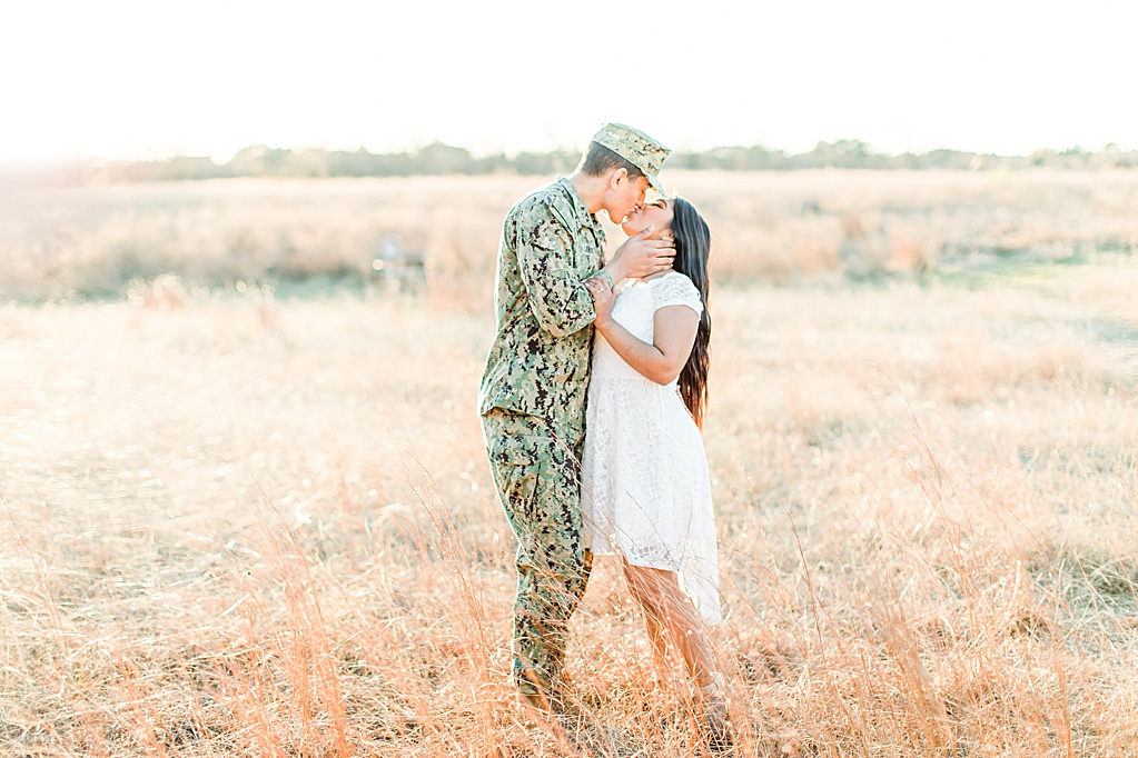 cibolo nature center engagement session in Winter with golden grass 0046