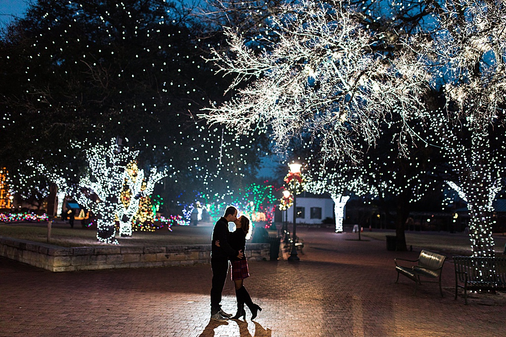 downtown fredericksburg engagement session with christmas lights at marketplatz 0033