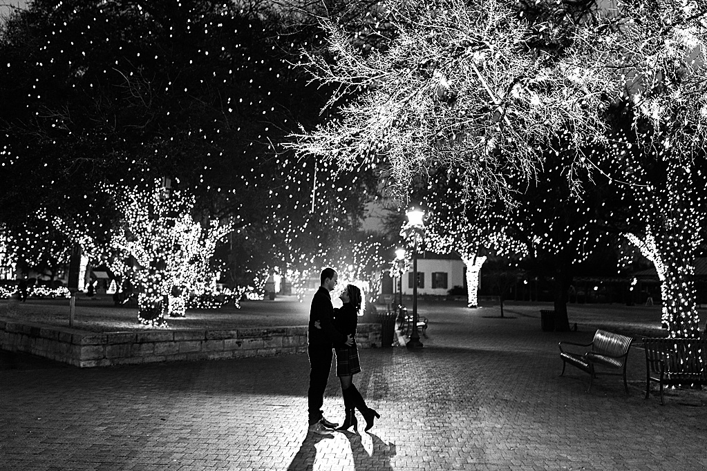 downtown fredericksburg engagement session with christmas lights at marketplatz 0034