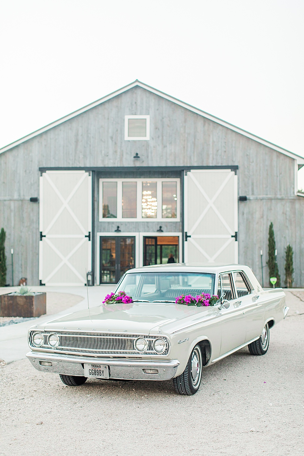 the barn at swallows eve wedding venue in fredericksburg texas photo inspiration featured on Grey Likes Weddings 0038