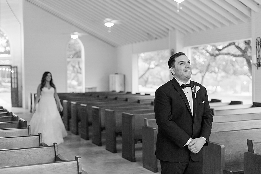 A Rainy Day Black and White Wedding at The Chandelier of Gruene 0021