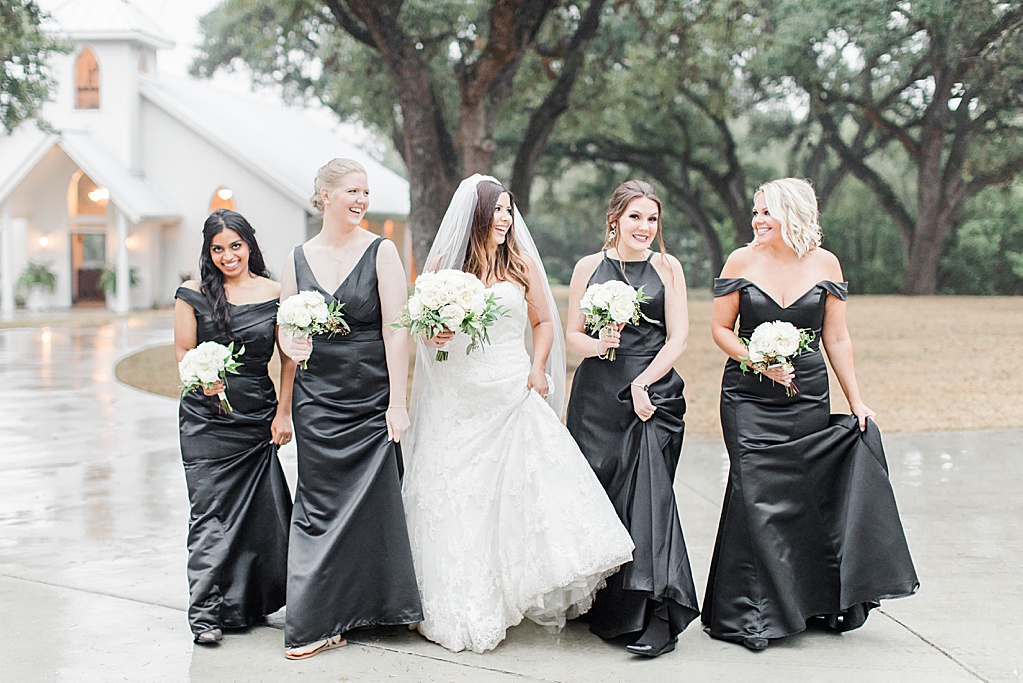 A Rainy Day Black and White Wedding at The Chandelier of Gruene 0105