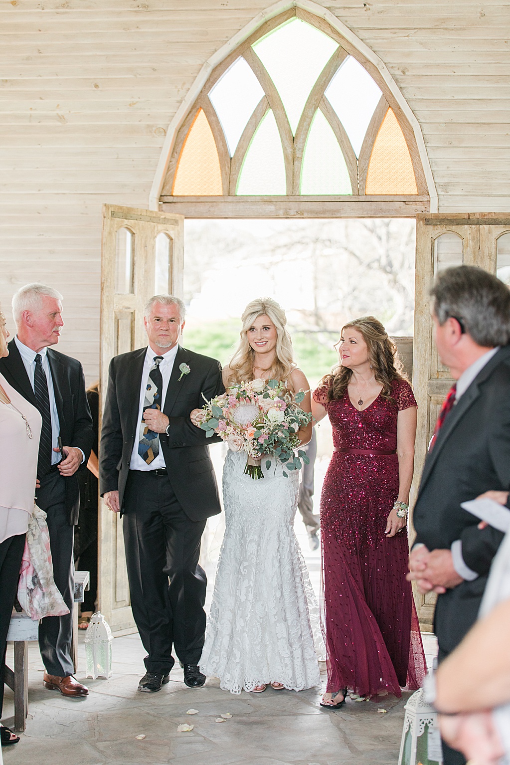 Gruene Estate Spring Wedding in New Braunfels Texas by Allison Jeffers Photography 0048