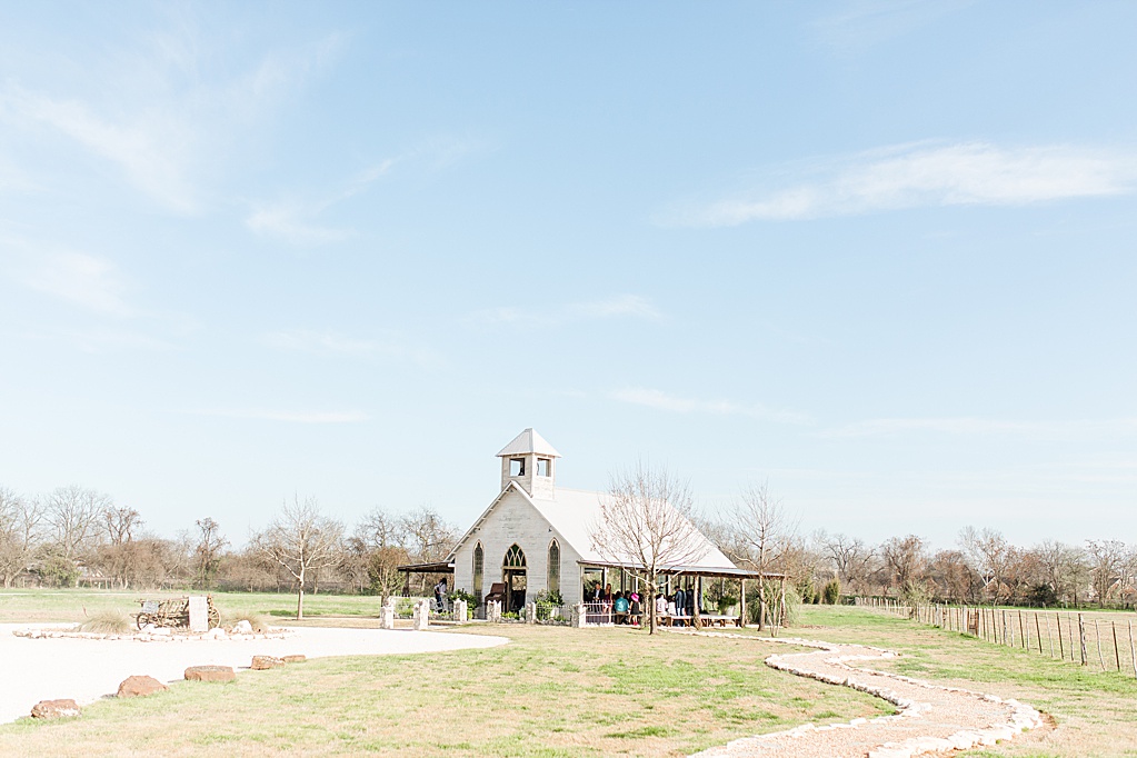 Gruene Estate Spring Wedding in New Braunfels Texas by Allison Jeffers Photography 0070