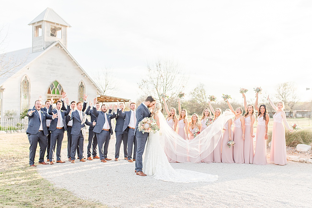 Gruene Estate Spring Wedding in New Braunfels Texas by Allison Jeffers Photography 0086
