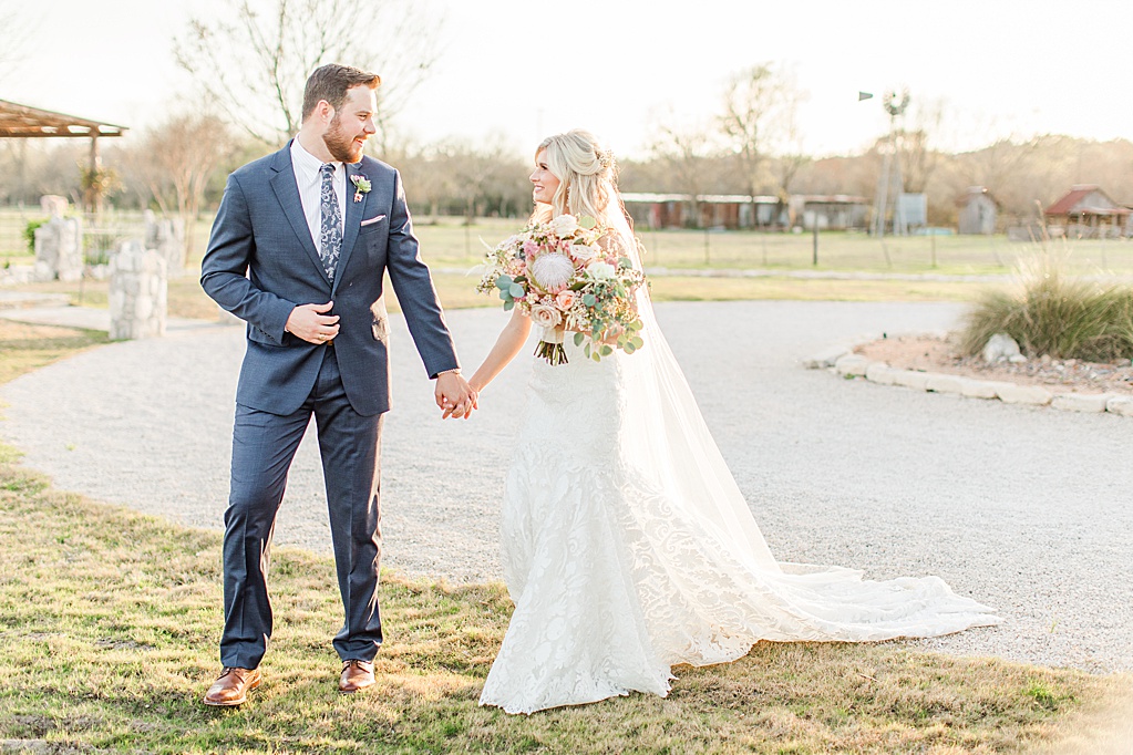 Gruene Estate Spring Wedding in New Braunfels Texas by Allison Jeffers Photography 0101