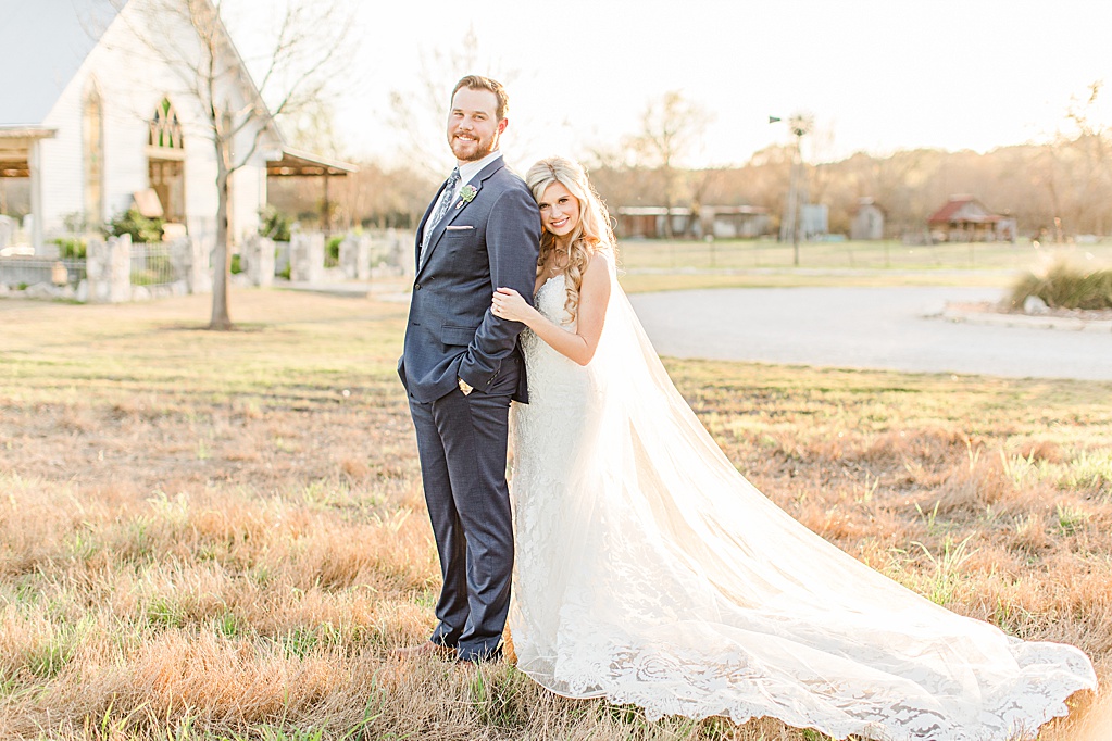 Gruene Estate Spring Wedding in New Braunfels Texas by Allison Jeffers Photography 0108