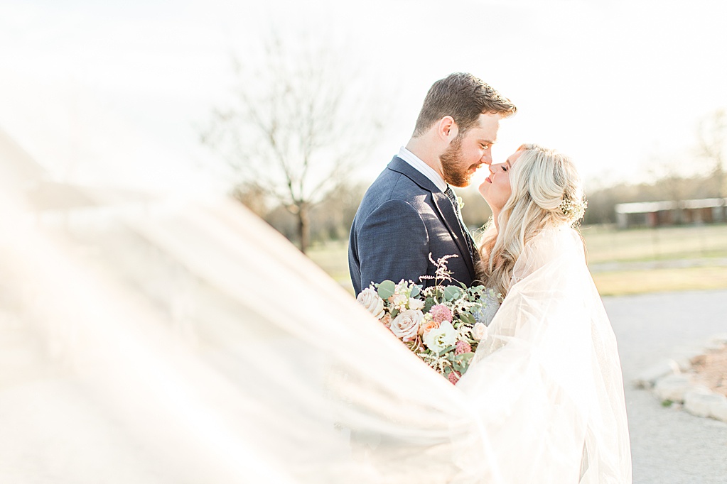 Gruene Estate Spring Wedding in New Braunfels Texas by Allison Jeffers Photography 0111