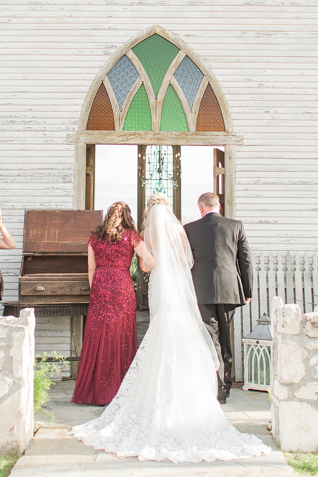 Gruene Estate Spring Wedding in New Braunfels Texas by Allison Jeffers Photography 0134
