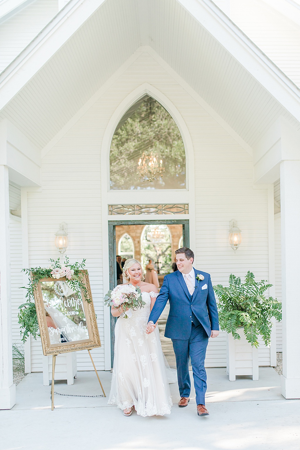 A spring blush and navy wedding at The Chandelier of Gruene Wedding Venue in New Braunfels Texas 0081