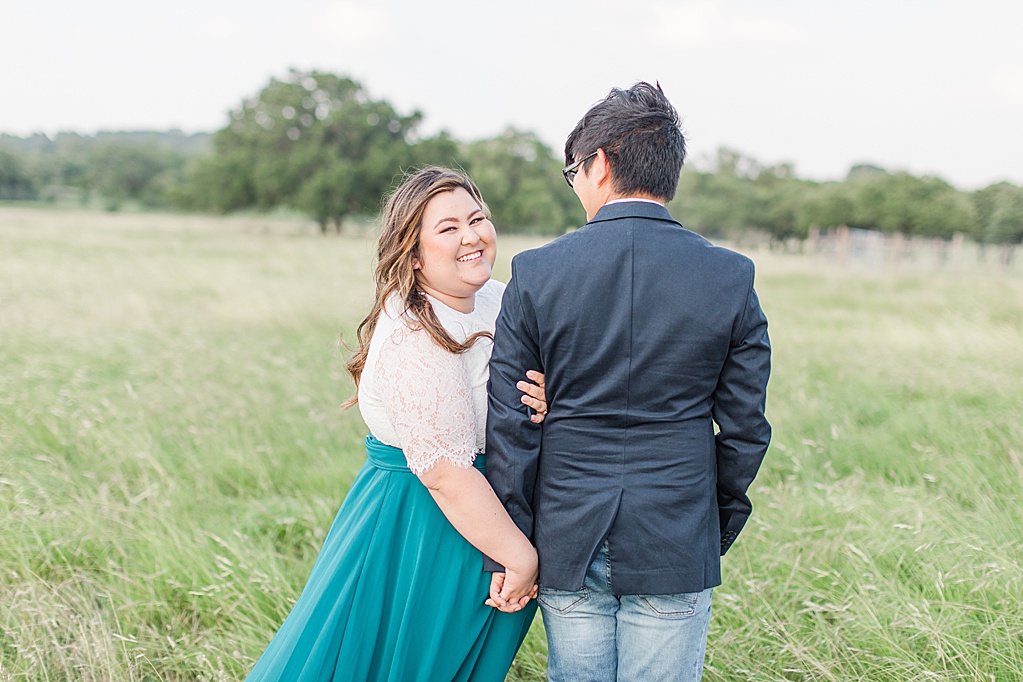 A Texas Engagement Session with Elephants in Fredericksburg 0004