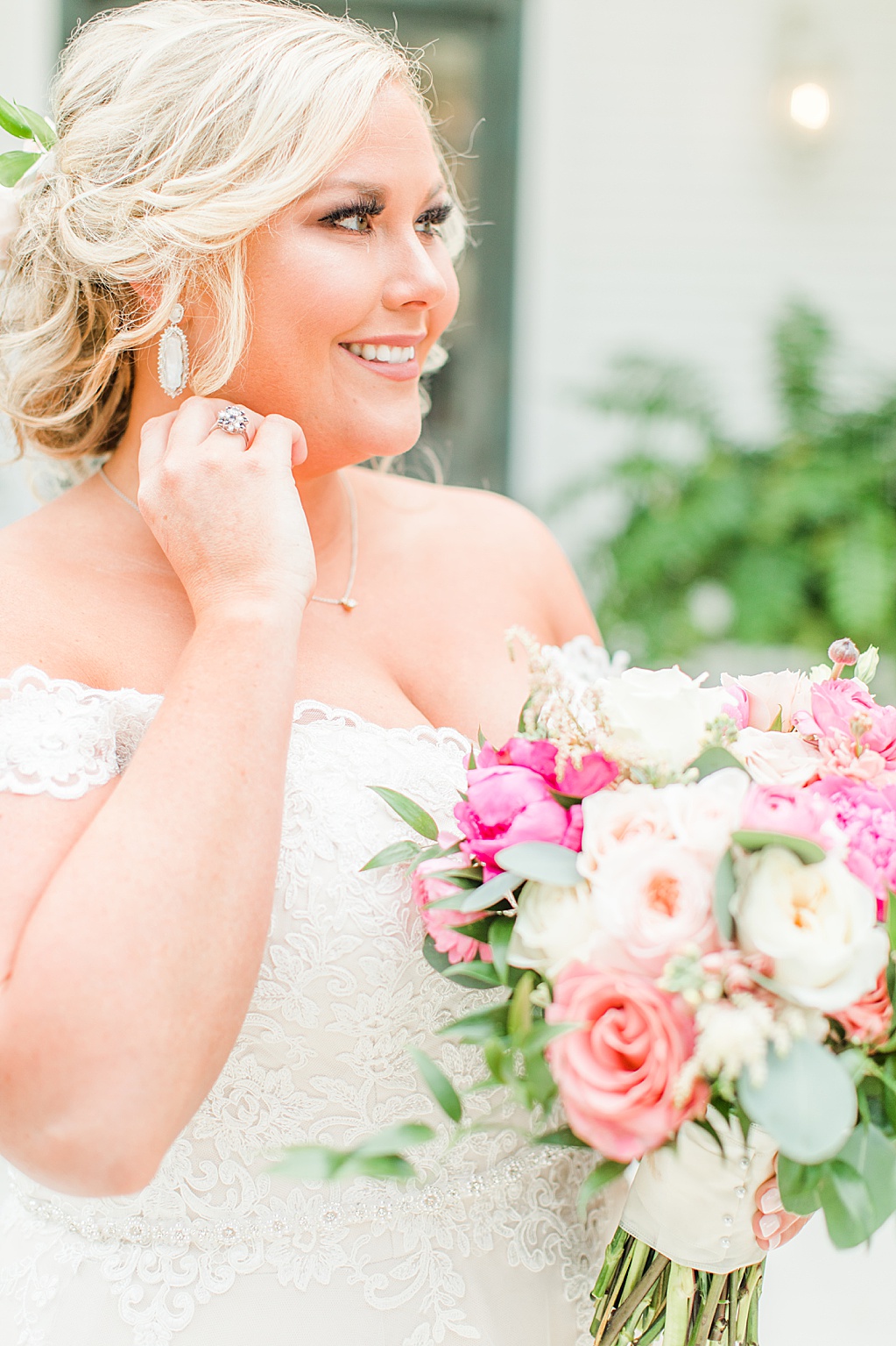 Spring Bridal Photos at The Chandelier of Gruene in New Braunfels texas 0004