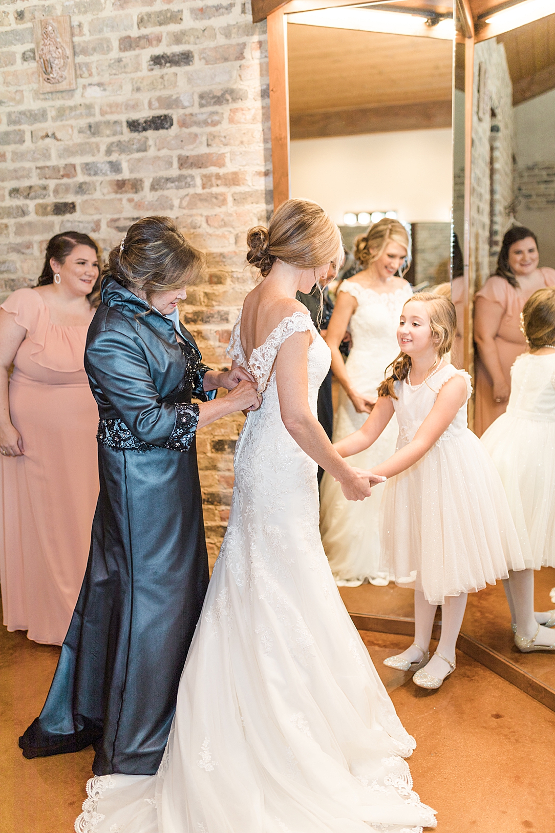 Fall Wedding at The Chandelier of Gruene in New Braunfels Texas by Allison Jeffers Photography 0015