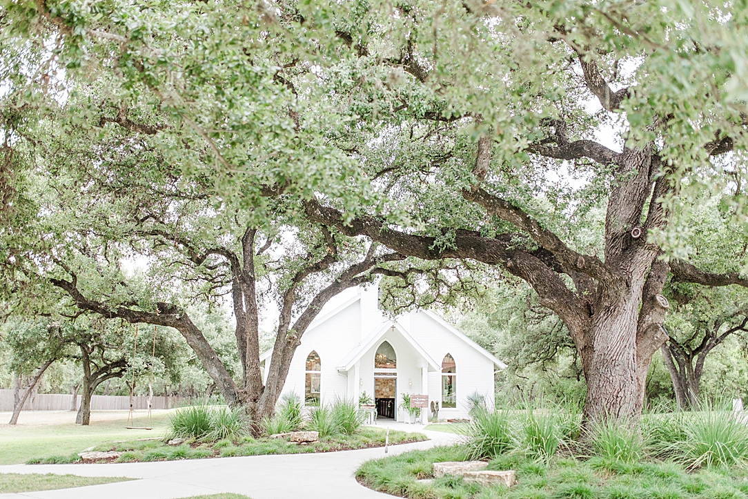 Fall Wedding at The Chandelier of Gruene in New Braunfels Texas by Allison Jeffers Photography 0028