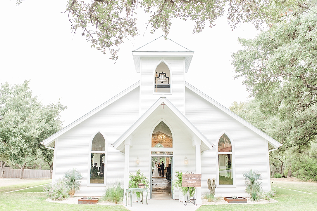 Fall Wedding at The Chandelier of Gruene in New Braunfels Texas by Allison Jeffers Photography 0053