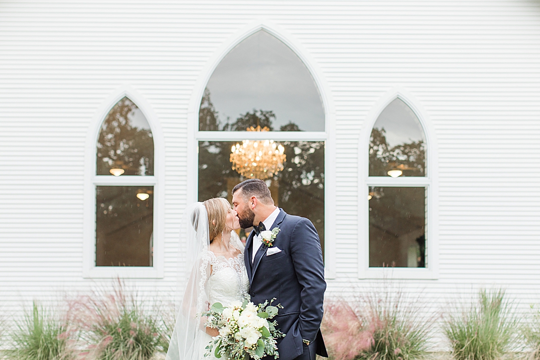 Fall Wedding at The Chandelier of Gruene in New Braunfels Texas by Allison Jeffers Photography 0110