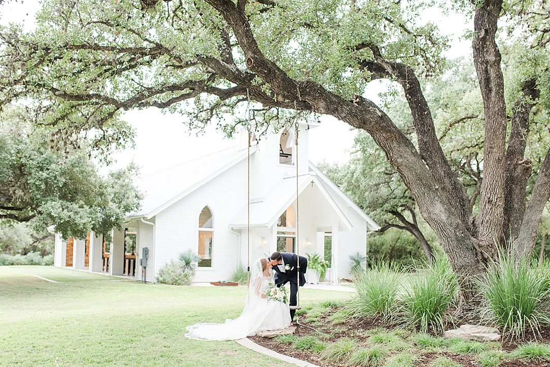 Fall Wedding at The Chandelier of Gruene in New Braunfels Texas by Allison Jeffers Photography 0113