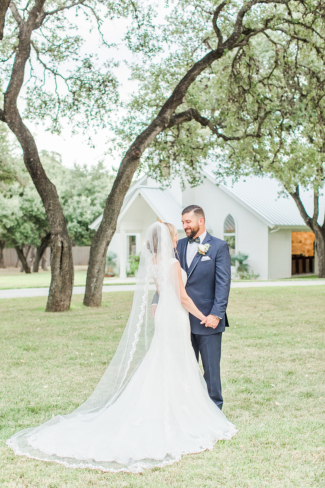 Fall Wedding at The Chandelier of Gruene in New Braunfels Texas by Allison Jeffers Photography 0121