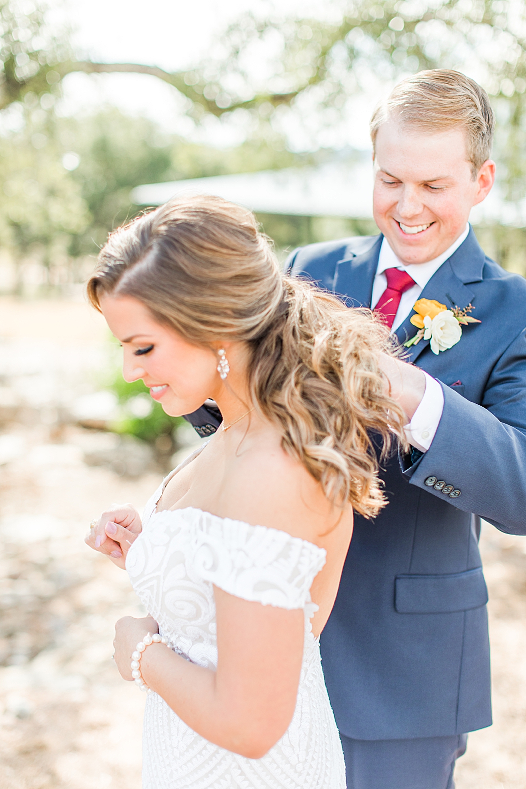 A Contigo Ranch Fall Wedding in Fredericksburg Texas by Allison Jeffers Photography 0036