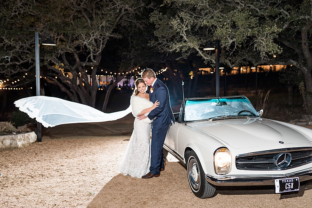 A Contigo Ranch Fall Wedding in Fredericksburg Texas by Allison Jeffers Photography 0235