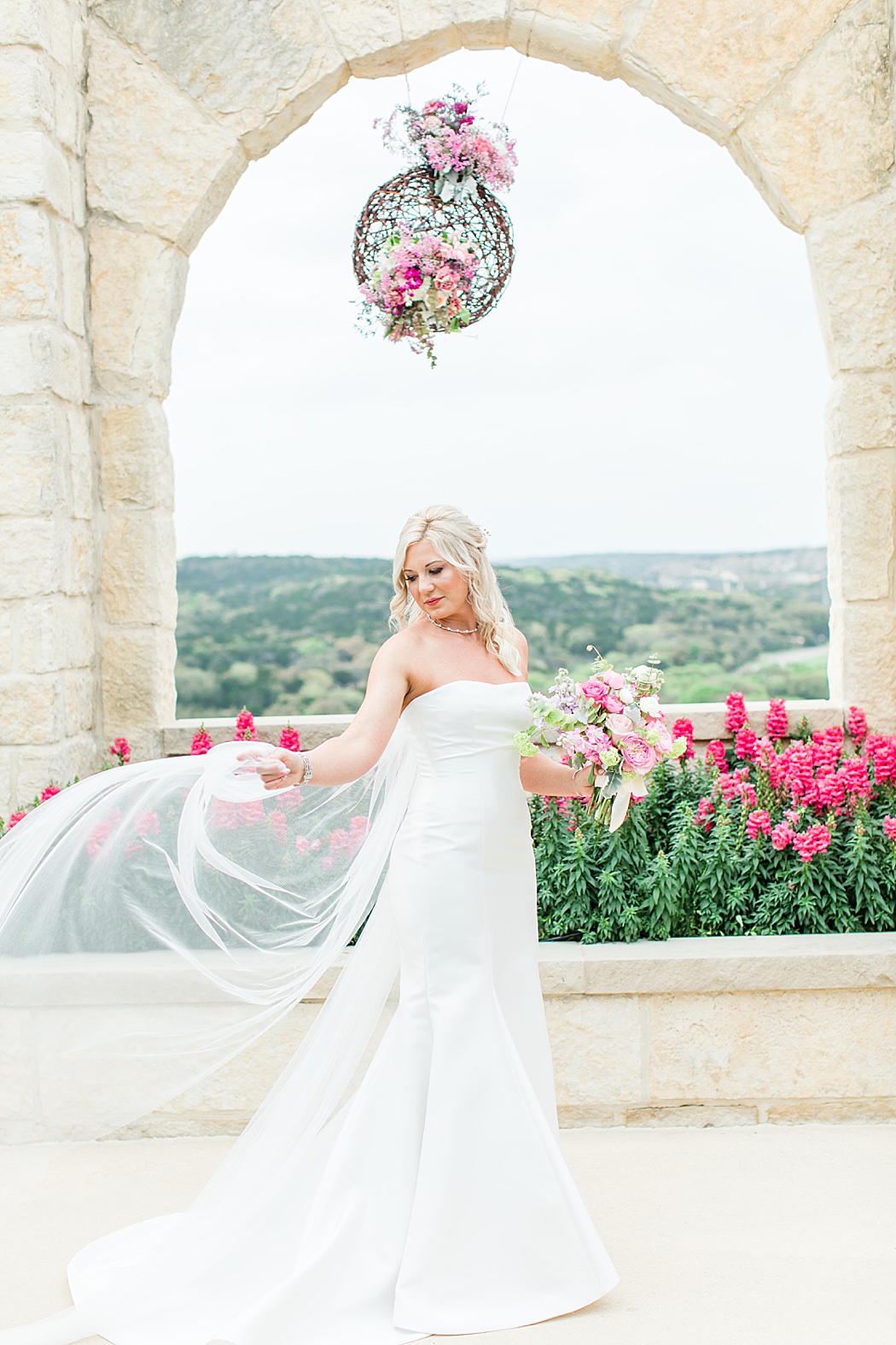 La Cantera Resort Wedding photos in San Antonio Texas by Allison Jeffers Photography 0091