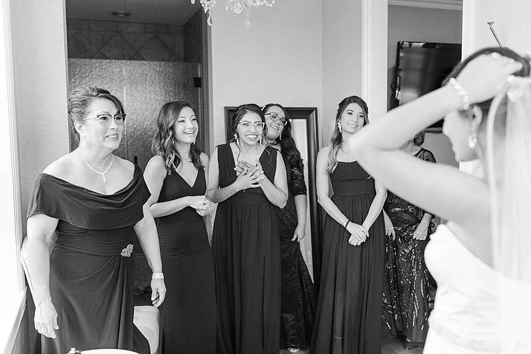 A Black and White Summer wedding at Kendall Point venue in Boerne Texas 0013