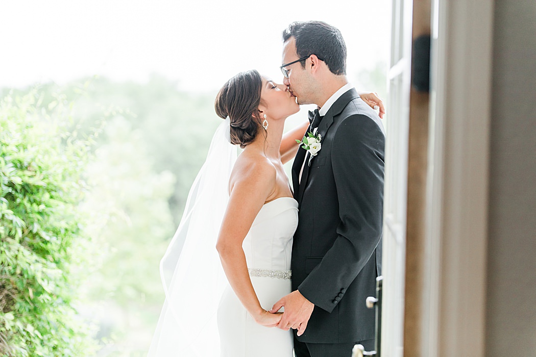 A Black and White Summer wedding at Kendall Point venue in Boerne Texas 0020