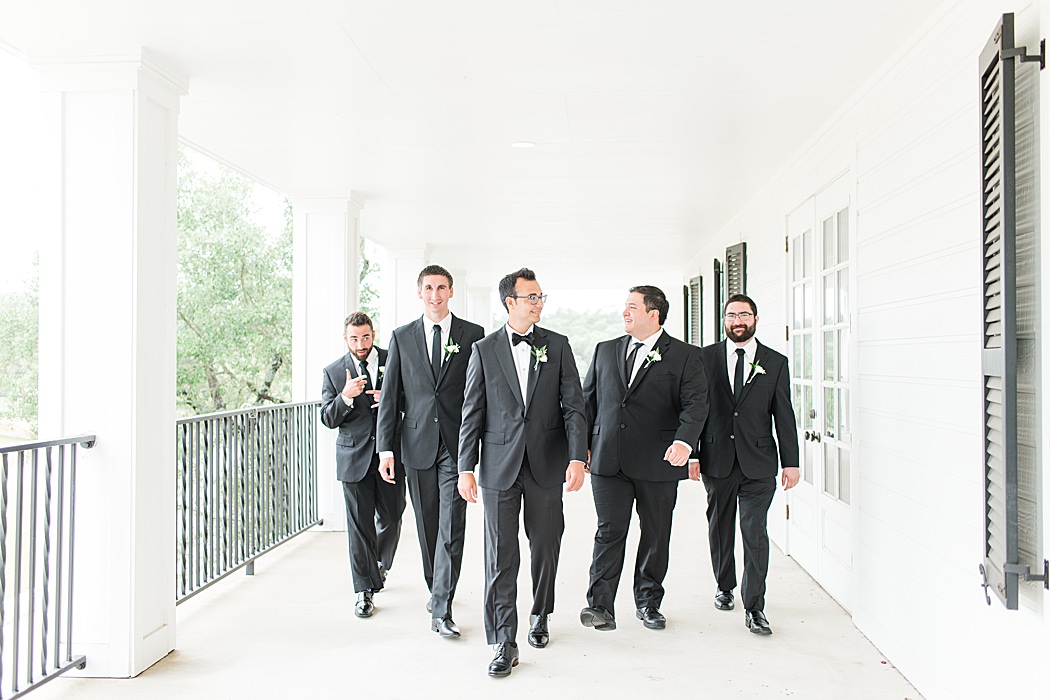 A Black and White Summer wedding at Kendall Point venue in Boerne Texas 0031
