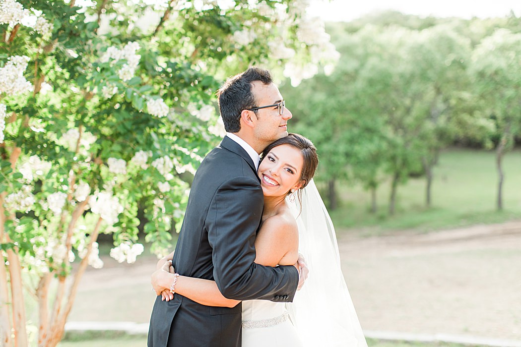 A Black and White Summer wedding at Kendall Point venue in Boerne Texas 0094