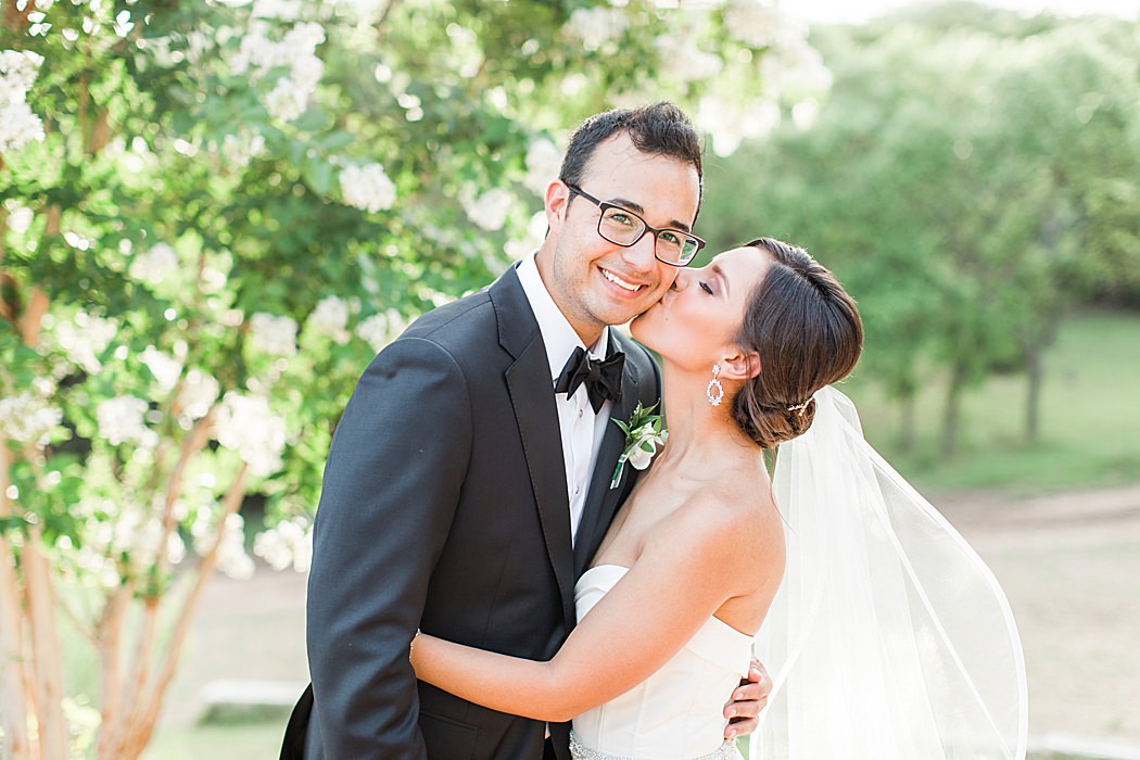 A Black and White Summer wedding at Kendall Point venue in Boerne Texas 0095
