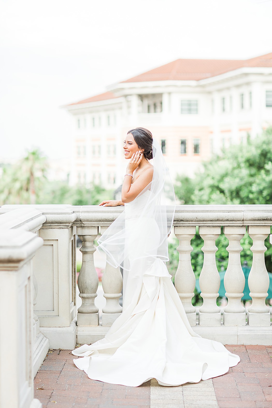 Bridal wedding Photos at The Eilan Hotel in San Antonio Texas By Allison Jeffers Photography 0023