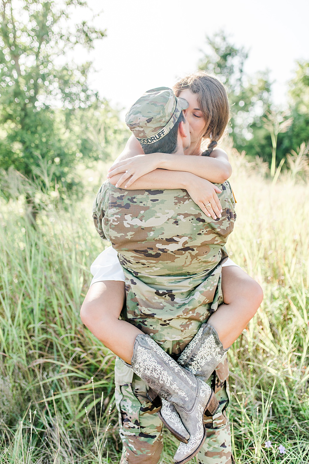 Army Engagement Session at Cibolo nature Center in Boerne by Allison Jeffers Photography 0044