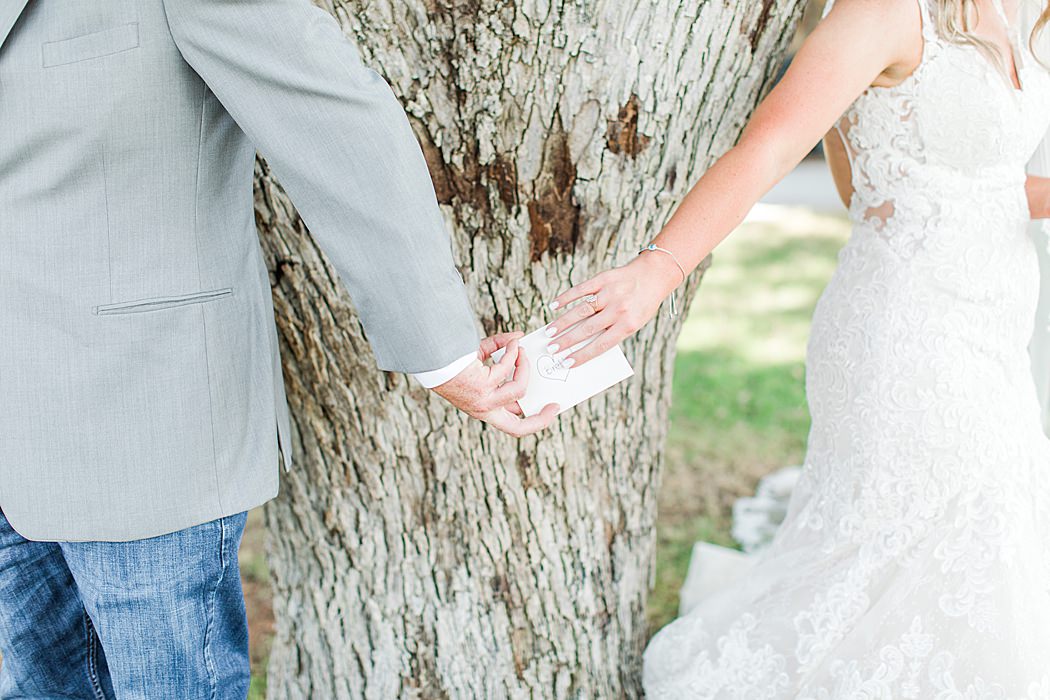 Summer Wedding at The Lodge at Country Inn Cottages in Fredericksburg Texas by Allison Jeffers Photography 0023