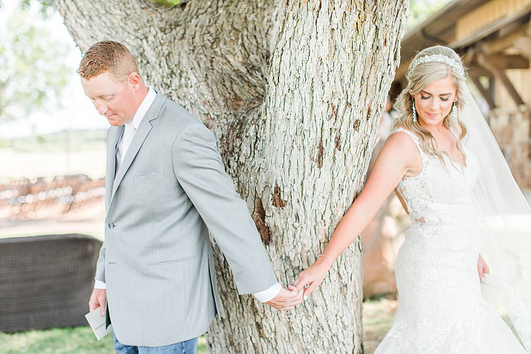 Summer Wedding at The Lodge at Country Inn Cottages in Fredericksburg Texas by Allison Jeffers Photography 0024