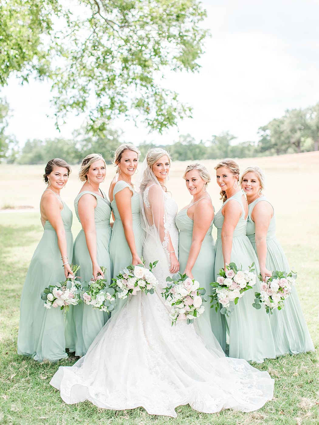 Summer Wedding at The Lodge at Country Inn Cottages in Fredericksburg Texas by Allison Jeffers Photography 0033