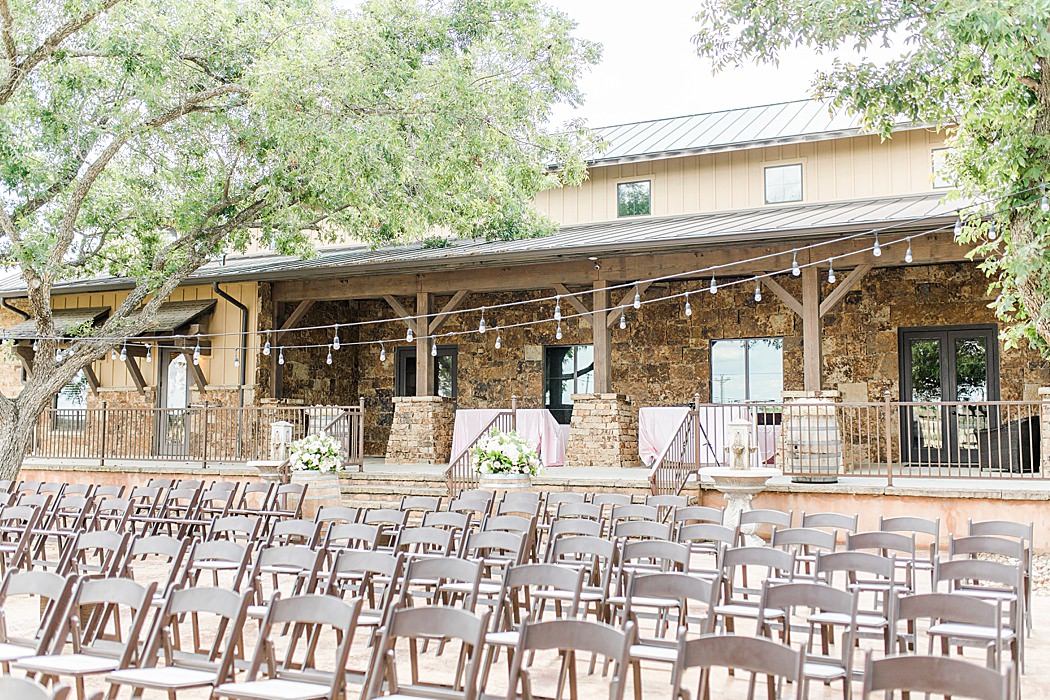 Summer Wedding at The Lodge at Country Inn Cottages in Fredericksburg Texas by Allison Jeffers Photography 0053