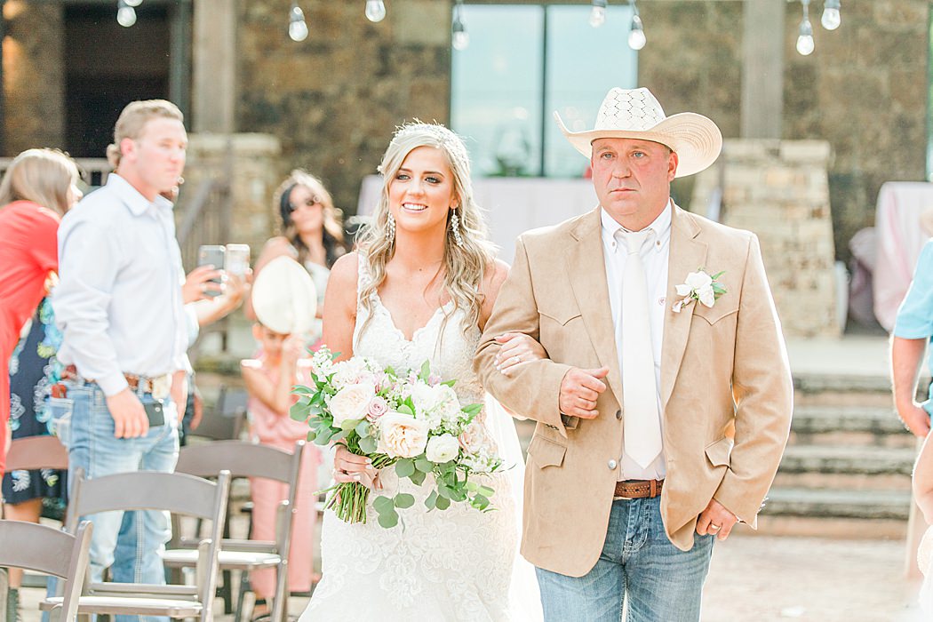 Summer Wedding at The Lodge at Country Inn Cottages in Fredericksburg Texas by Allison Jeffers Photography 0063