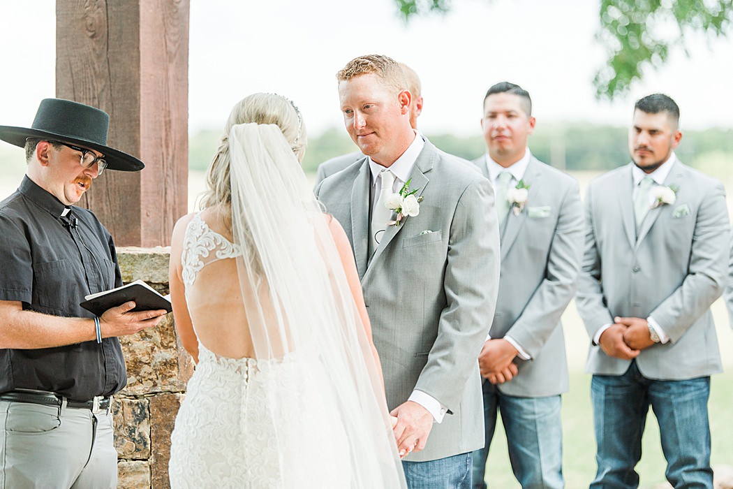 Summer Wedding at The Lodge at Country Inn Cottages in Fredericksburg Texas by Allison Jeffers Photography 0076