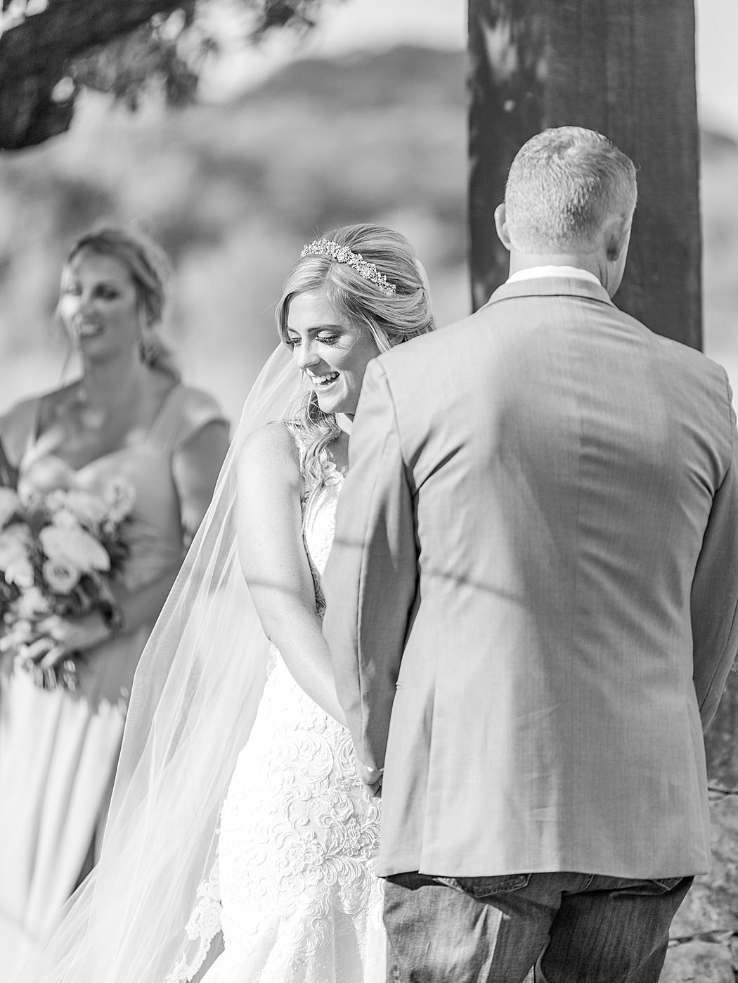 Summer Wedding at The Lodge at Country Inn Cottages in Fredericksburg Texas by Allison Jeffers Photography 0077