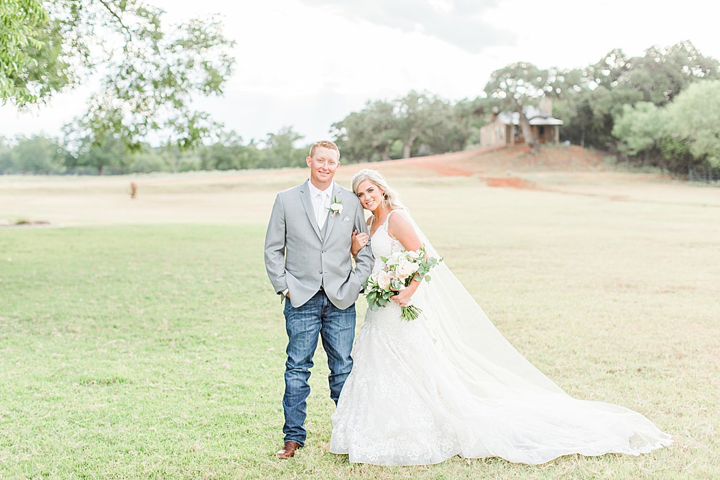 Summer Wedding at The Lodge at Country Inn Cottages in Fredericksburg Texas by Allison Jeffers Photography 0100