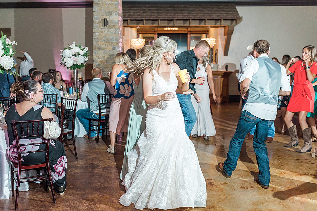 Summer Wedding at The Lodge at Country Inn Cottages in Fredericksburg Texas by Allison Jeffers Photography 0136