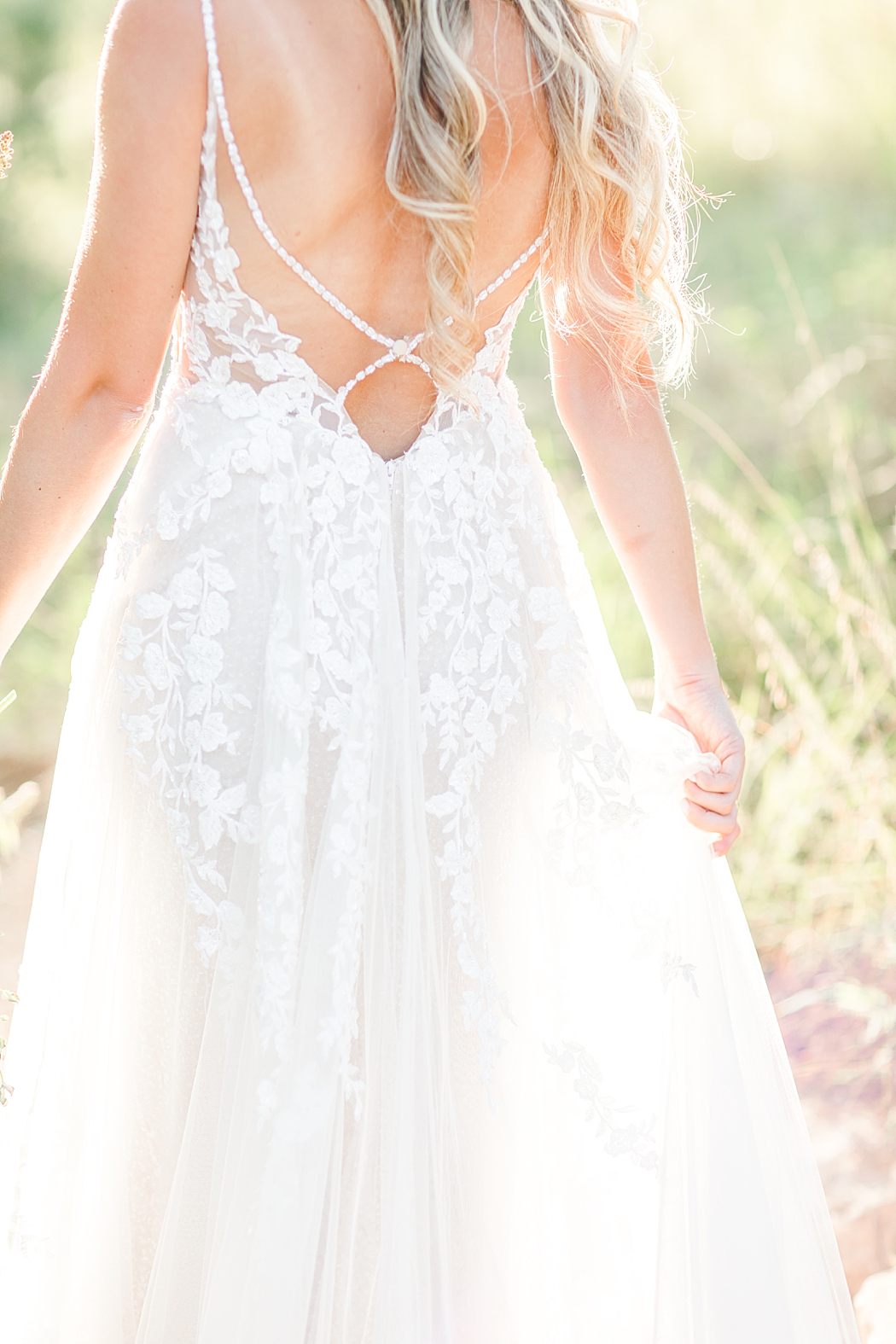 Summer Bridal Session at Contigo Ranch in Frederickburg Texas by Allison Jeffers Photography 0014