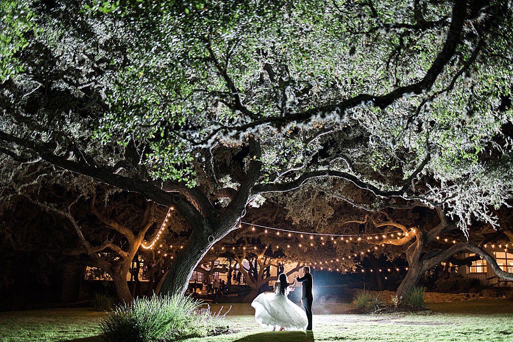 The Ivory Oak Wedding Photos A Fall real wedding by Allison Jeffers Photography 0146