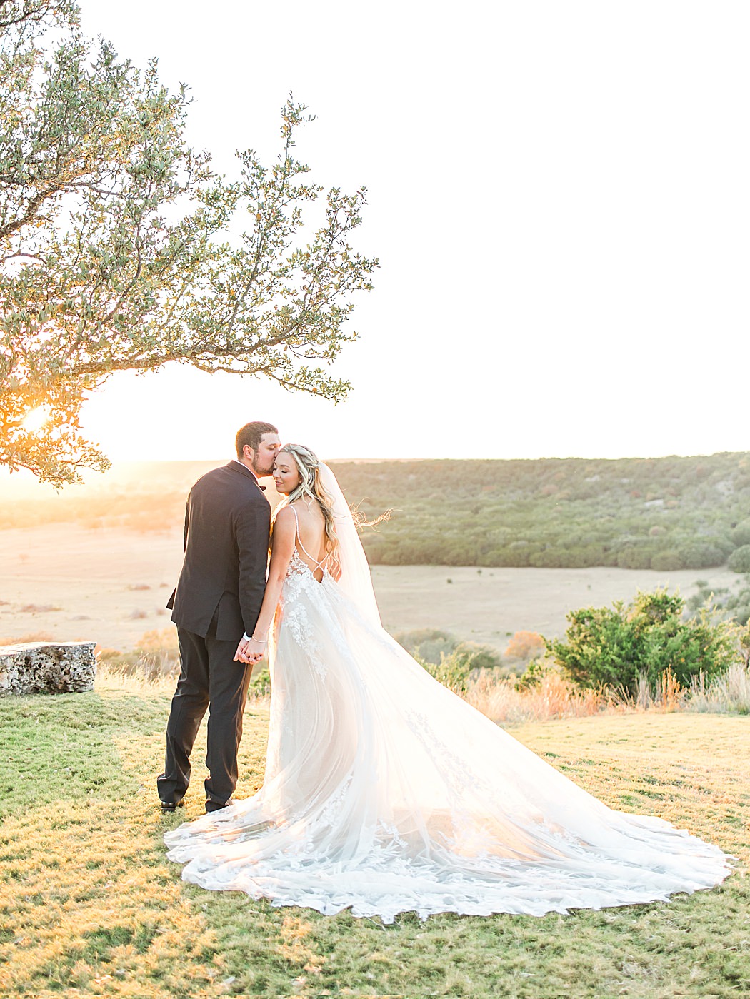 A Grey and Peach Fall Wedding at Contigo Ranch in Fredericksburg Texas by Allison Jeffers Photography 00049