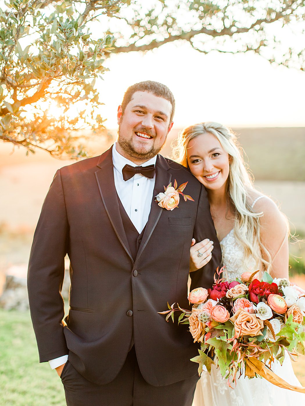 A Grey and Peach Fall Wedding at Contigo Ranch in Fredericksburg Texas by Allison Jeffers Photography 00048